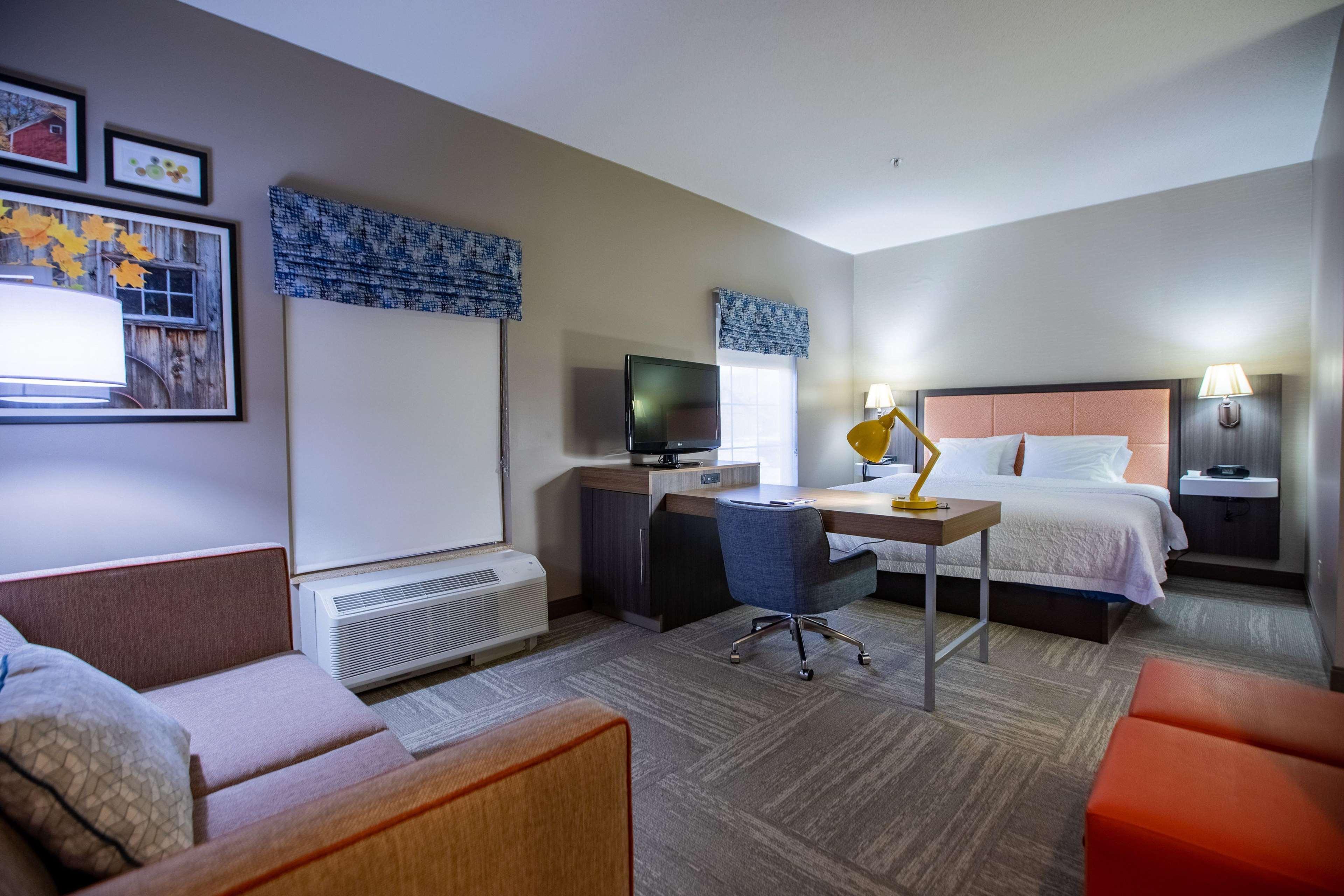 Hampton Inn Hadley-Amherst Area Dış mekan fotoğraf