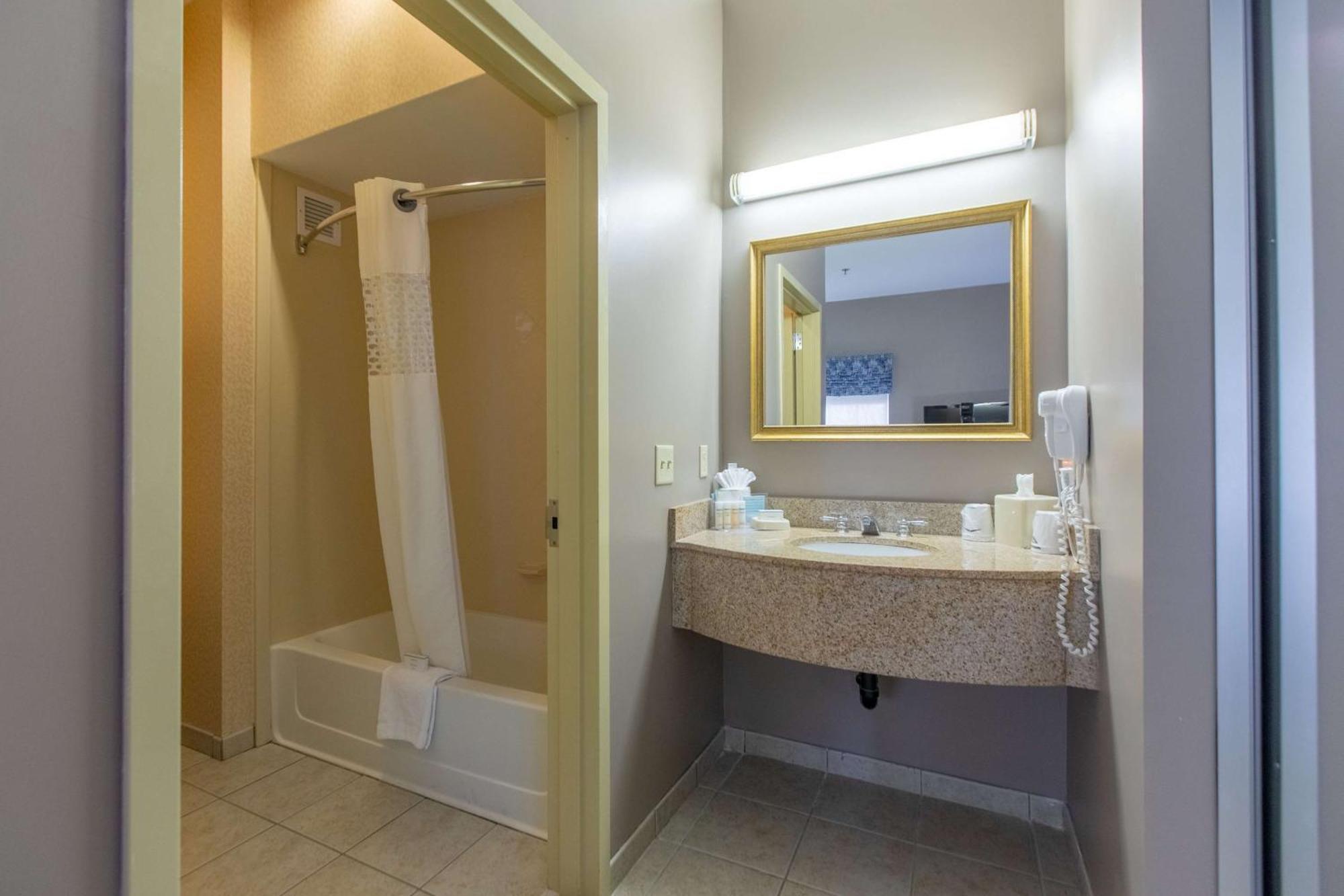 Hampton Inn Hadley-Amherst Area Dış mekan fotoğraf