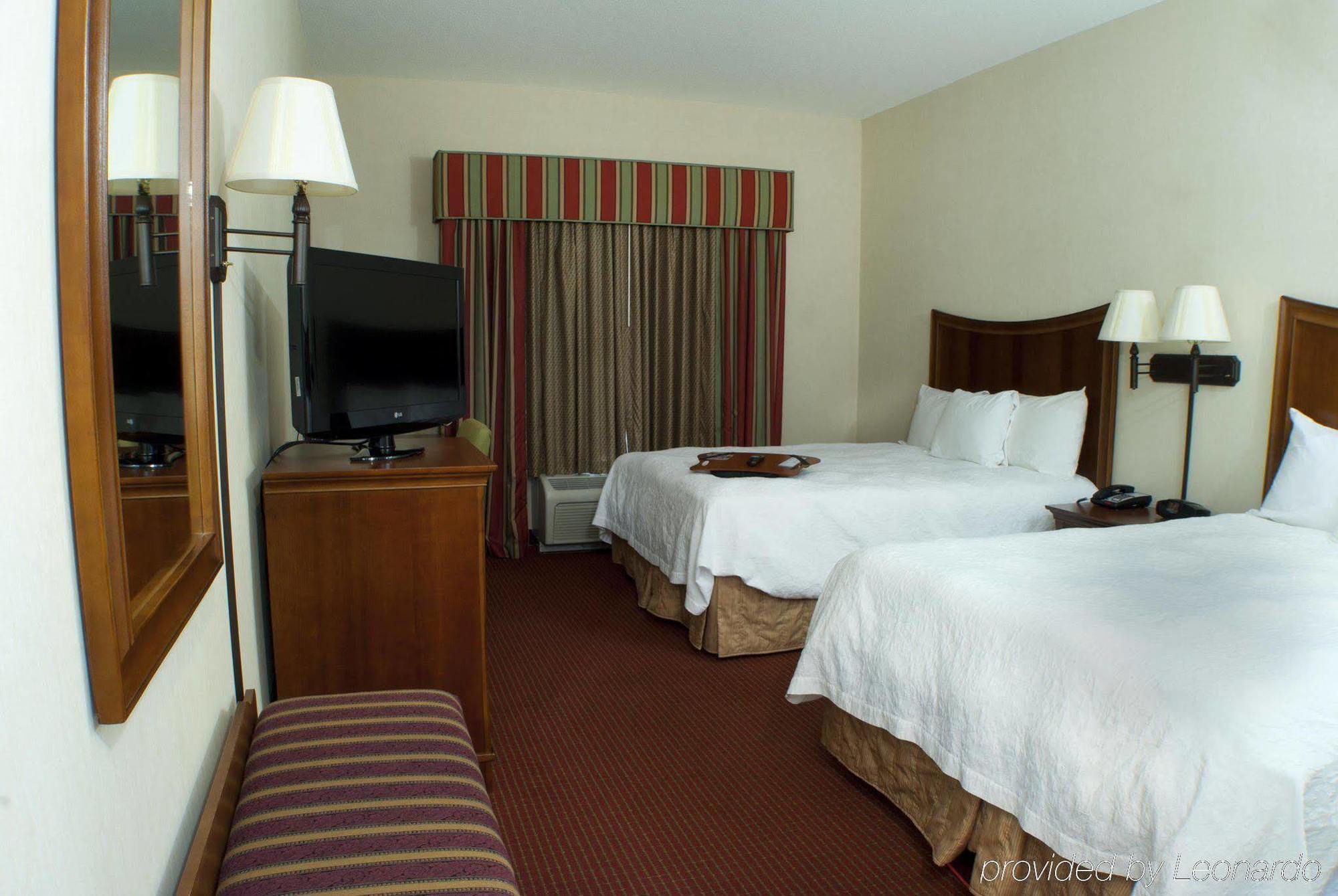 Hampton Inn Hadley-Amherst Area Oda fotoğraf